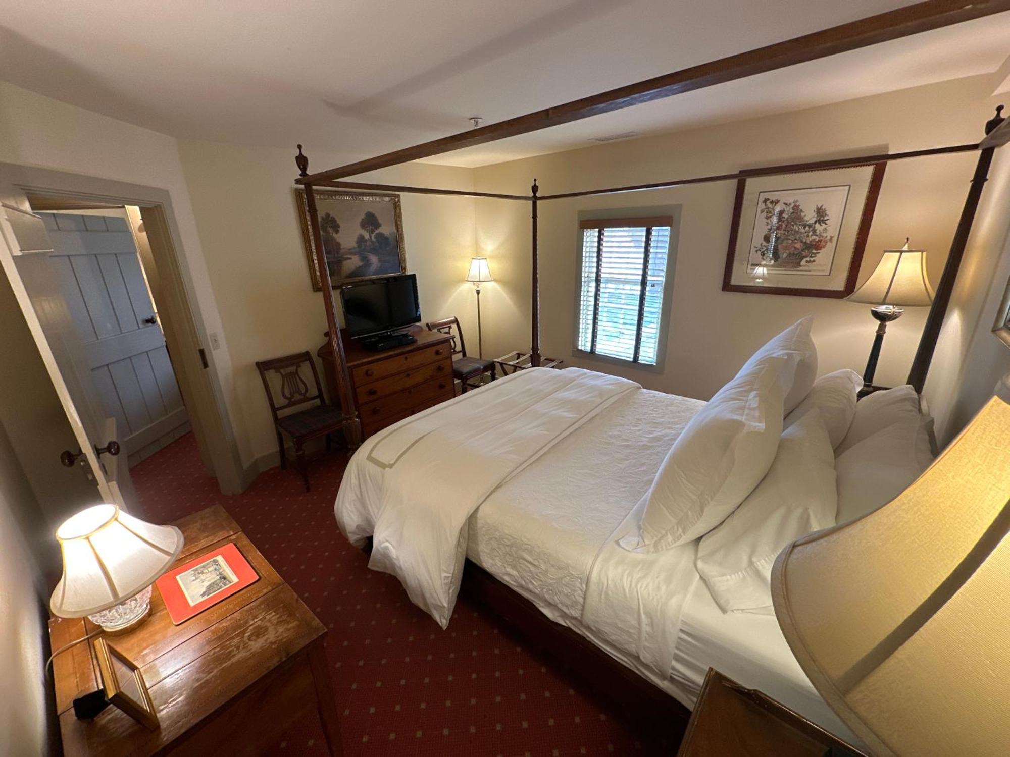 The 1708 House Bed and breakfast